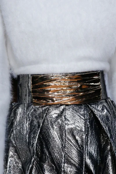 Look 4